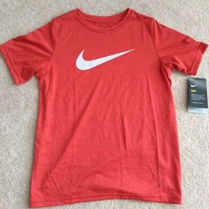 New Nike Red Tee Shirt Youth Size L